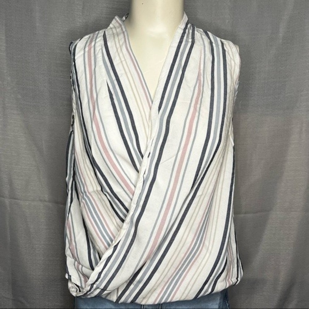 Liz Claiborne Women's Sleeveless Blouse